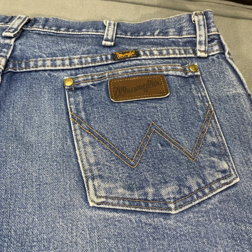 Wrangler Mens Jeans 47 MWZ Regular‎ Fit Medium Wash Blue 38x30 Workwear Cowboy